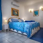 Il Bacio Di Capri أناكابْري