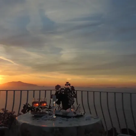 فندق مبيت وإفطار Il Bacio Di Capri 3*